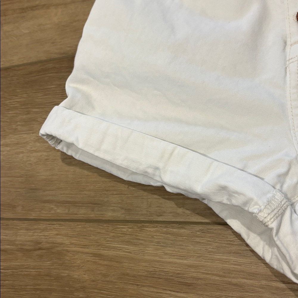 Roxy White Jean Shorts with Button Detail size 26” - Picture 3 of 6